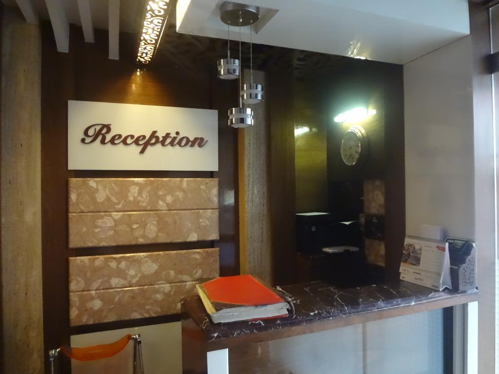 Hotel Sapna Mumbai Exteriör bild